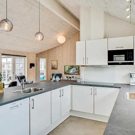 Prázdninový dům Cozy In With Sauna